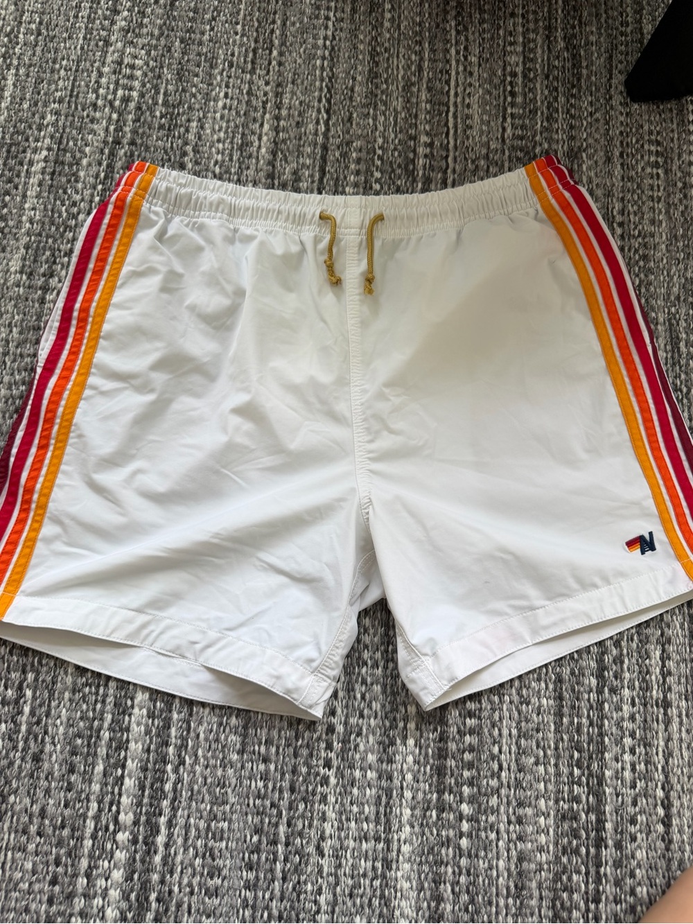 Mens Aviator Nation 5-Stripe Flex Shorts Size 36, 5 inch inseam